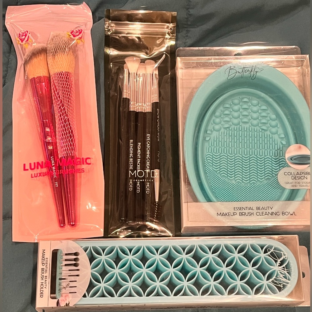 🆕 All New Makeup Brush Face & Eye Bundle with Holder & Cleaning Bowel